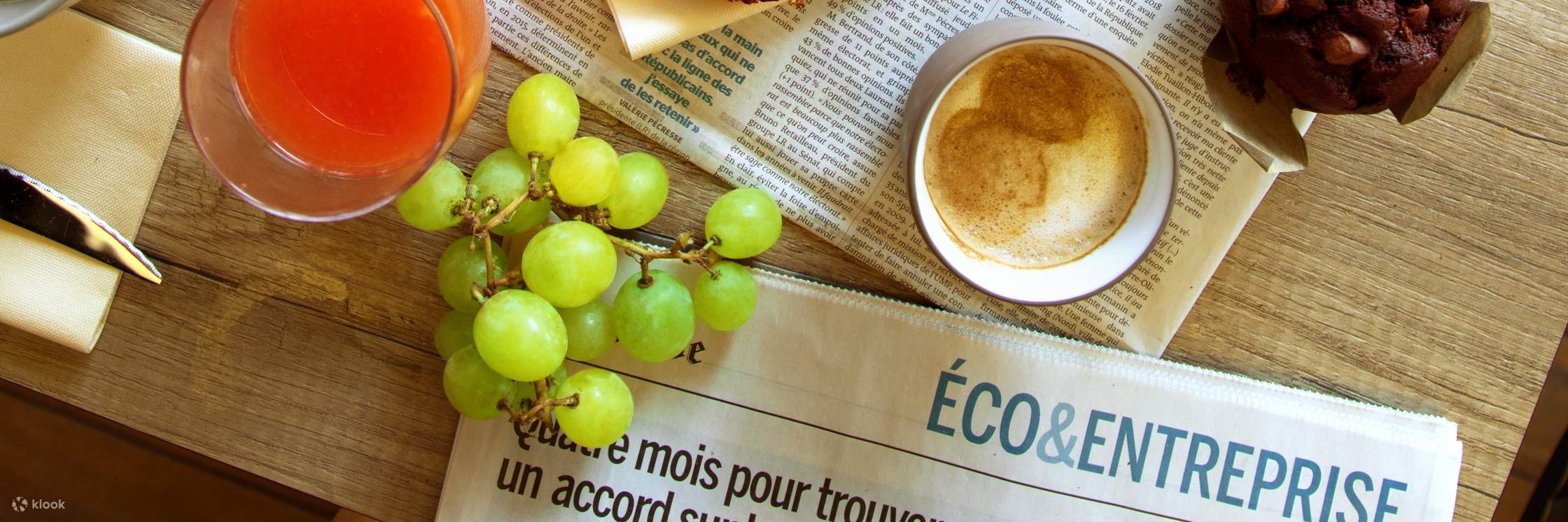 Le Bistro Parisien with Eiffel Tower Views